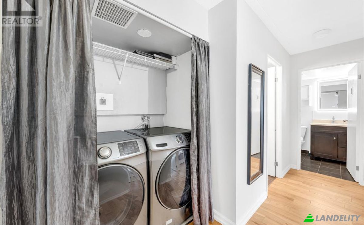 Apartment for Sale 150 Park St W, Windsor, Essex County, Ontario, Canada, ON N9A 7A2. Photo 6