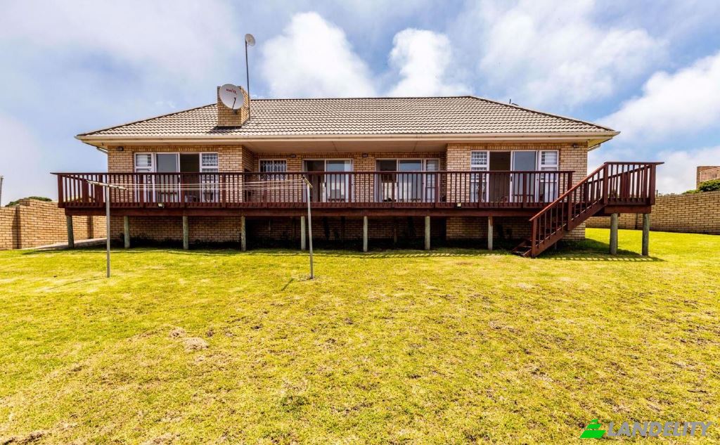 Single Family Home for Sale Zaminyama Dr, East London, Buffalo City Metropolitan Municipality, Eastern Cape, South Africa. Photo 2