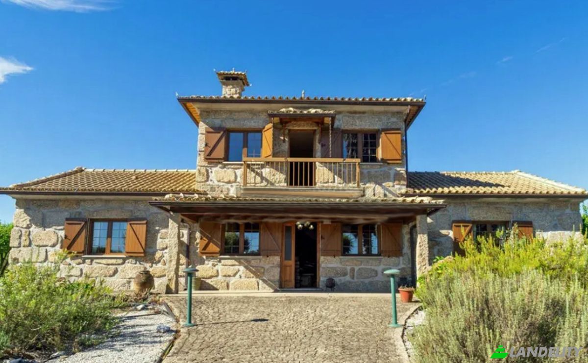 Villa for Sale Arruamento Urbano a Sul da Vila 66, 3430 Carregal do Sal, Carregal do Sal, Viseu District, Portugal. Photo 1