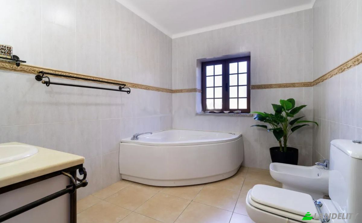 Villa for Sale Arruamento Urbano a Sul da Vila 66, 3430 Carregal do Sal, Carregal do Sal, Viseu District, Portugal. Photo 10