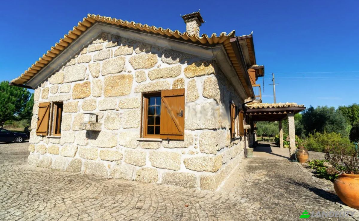 Villa for Sale Arruamento Urbano a Sul da Vila 66, 3430 Carregal do Sal, Carregal do Sal, Viseu District, Portugal. Photo 3