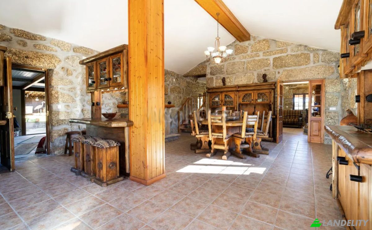 Villa for Sale Arruamento Urbano a Sul da Vila 66, 3430 Carregal do Sal, Carregal do Sal, Viseu District, Portugal. Photo 4