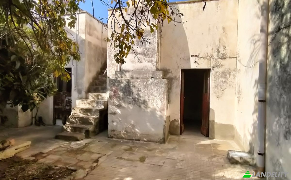 Single Family Home for Sale Via S Vito, 73018 Squinzano LE, Squinzano, Province of Lecce, Apulia, Italy. Photo 6