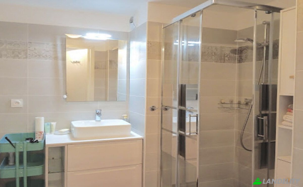 Apartment for Sale 978 Rte de Saint-Jean, 06600 Antibes, Antibes, Alpes-Maritimes, Provence-Alpes-Cote dAzur, France. Photo 9