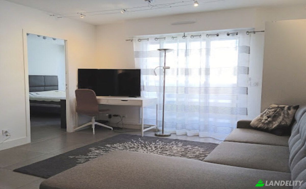 Apartment for Sale 978 Rte de Saint-Jean, 06600 Antibes, Antibes, Alpes-Maritimes, Provence-Alpes-Cote dAzur, France. Photo 3