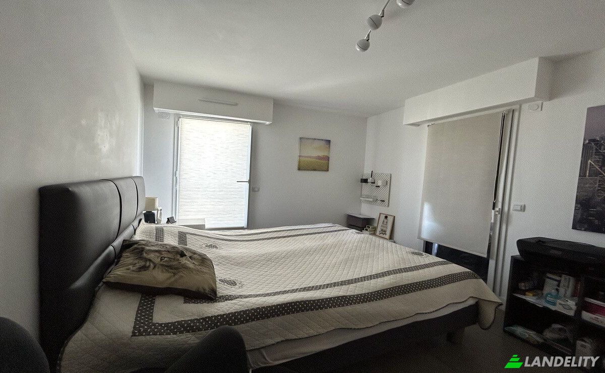Apartment for Sale 978 Rte de Saint-Jean, 06600 Antibes, Antibes, Alpes-Maritimes, Provence-Alpes-Cote dAzur, France. Photo 8