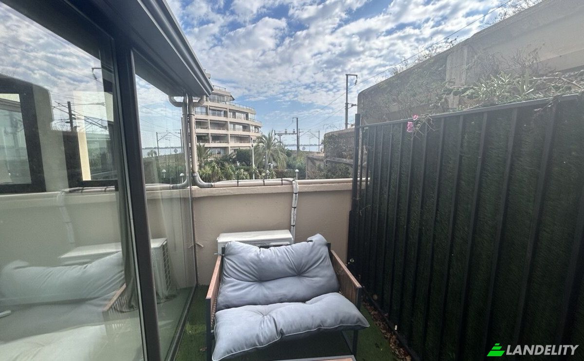 Apartment for Sale 10 Rue de la Verrerie, 06150 Cannes, Cannes, Alpes-Maritimes, Provence-Alpes-Cote dAzur, France. Photo 11