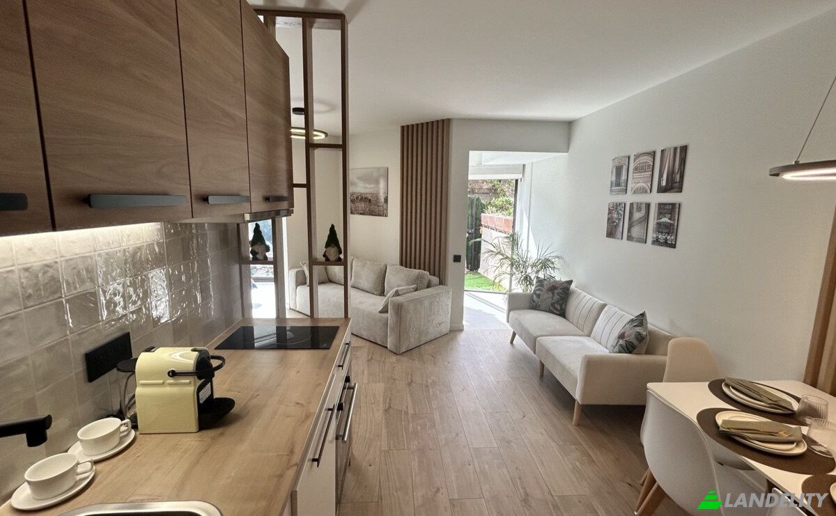 Apartment for Sale 10 Rue de la Verrerie, 06150 Cannes, Cannes, Alpes-Maritimes, Provence-Alpes-Cote dAzur, France. Photo 1