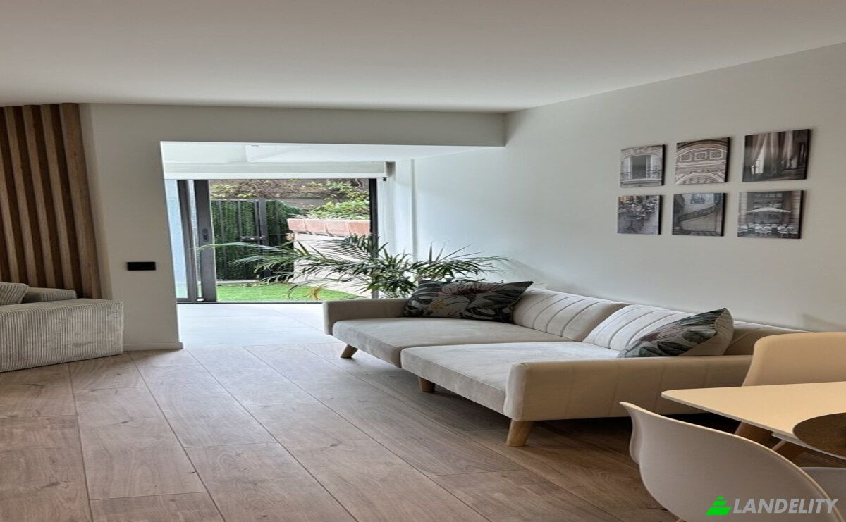Apartment for Sale 10 Rue de la Verrerie, 06150 Cannes, Cannes, Alpes-Maritimes, Provence-Alpes-Cote dAzur, France. Photo 3
