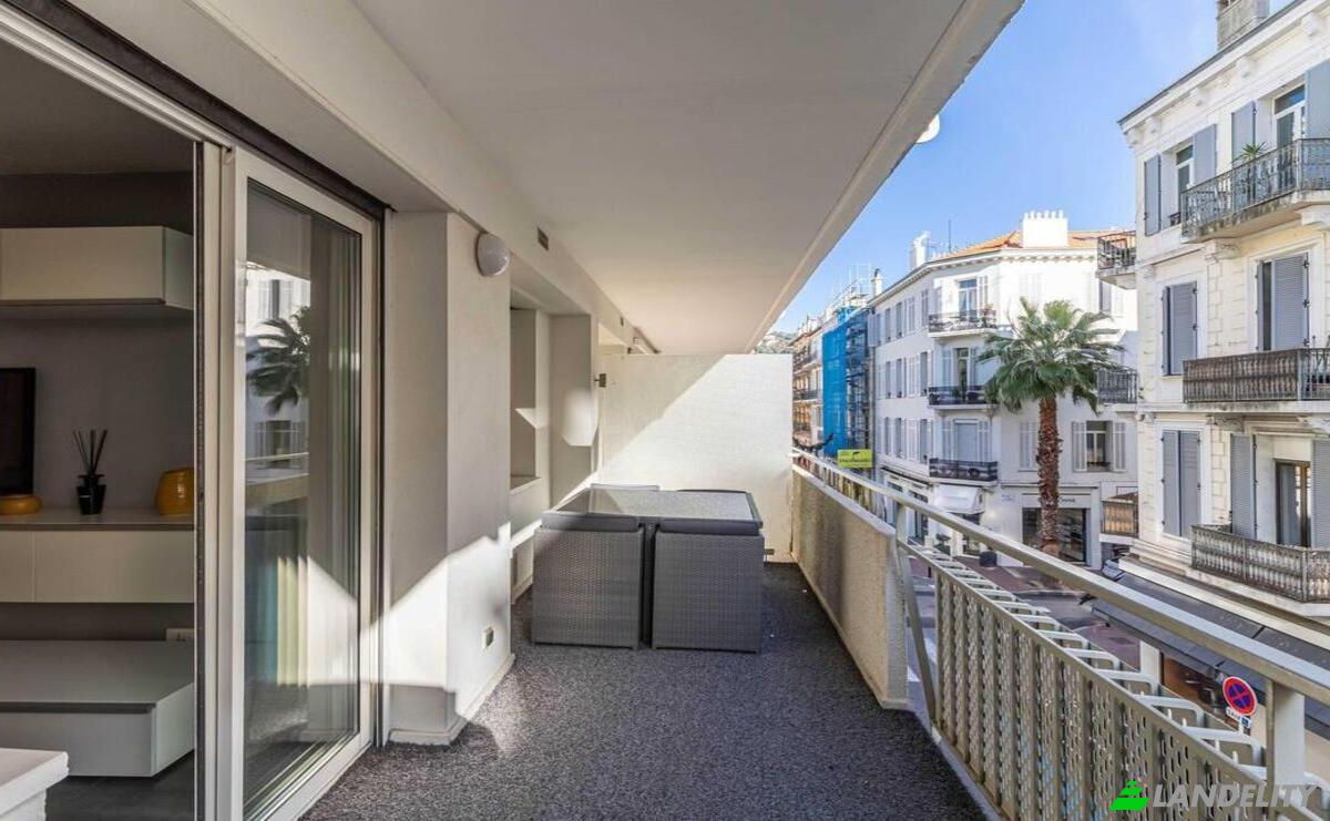 Apartment for Sale 18 Rue Lecerf, 06400 Cannes, Cannes, Alpes-Maritimes, Provence-Alpes-Cote dAzur, France. Photo 5