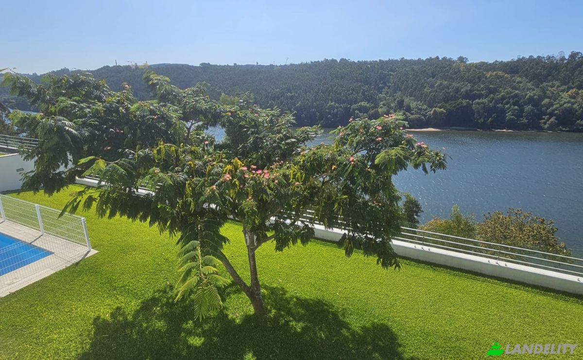 Townhouse for Sale Urbanizacao do Cidrao 98, 4510 Jovim, Jovim, Gondomar, Porto District, Portugal. Photo 2
