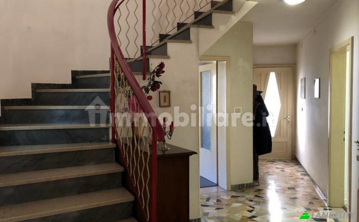 Townhouse for Sale Via dei Castelli, 33050 Pozzuolo del Friuli UD, Pozzuolo del Friuli, Province of Udine, Friuli-Venezia Giulia, Italy. Photo 2