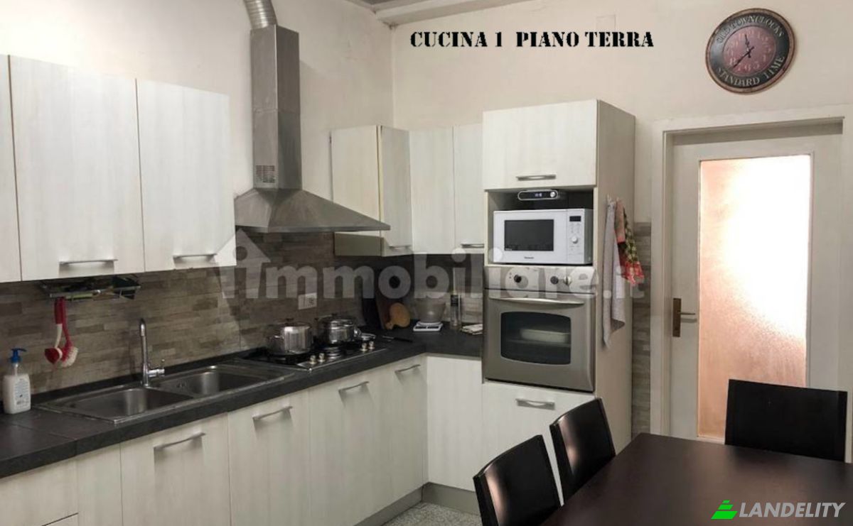 Townhouse for Sale Via dei Castelli, 33050 Pozzuolo del Friuli UD, Pozzuolo del Friuli, Province of Udine, Friuli-Venezia Giulia, Italy. Photo 4