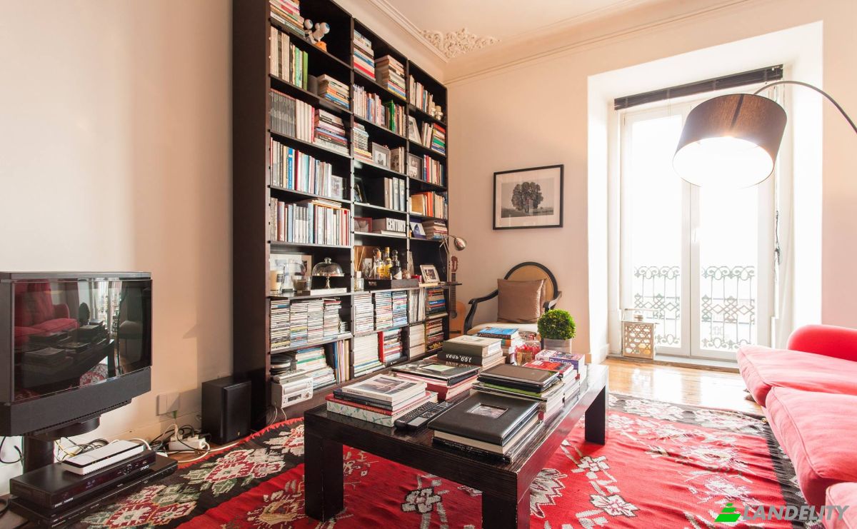 Apartment for Sale Av 24 de Julho 90, 1200-211 Lisboa, Lisbon, Portugal. Photo 2