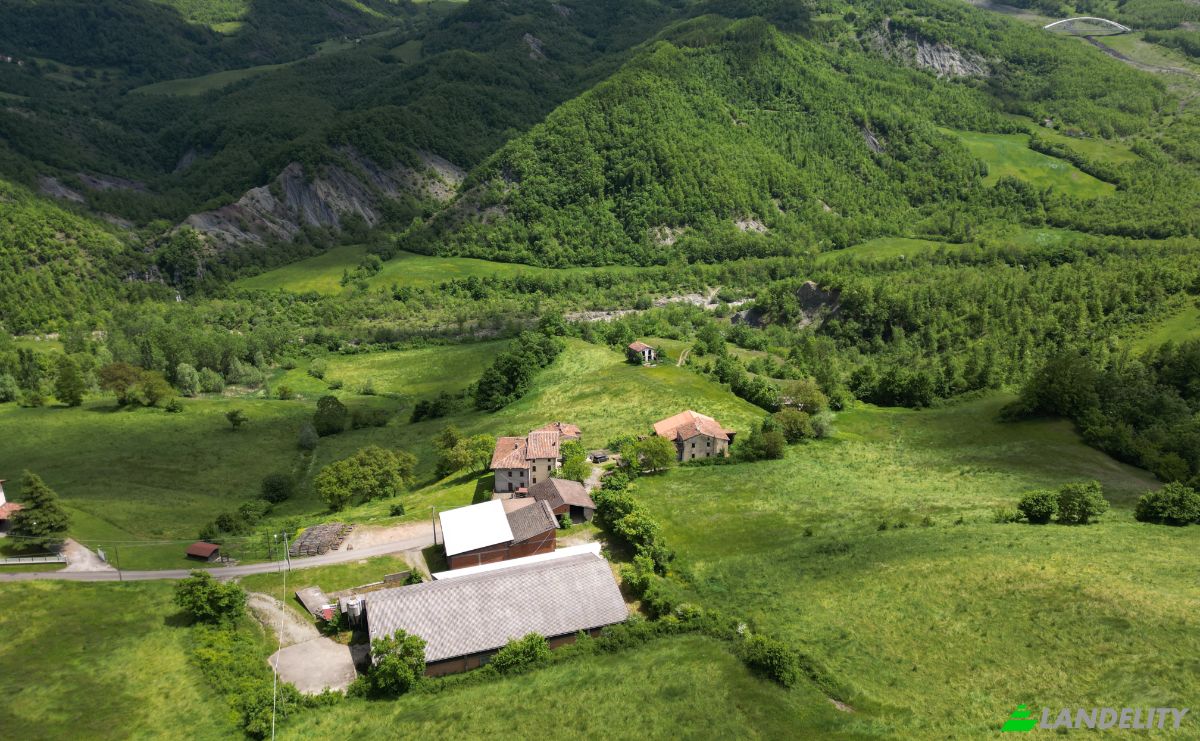 Business for Sale Via Ca di Gnano Pragolazzo, 42030 Villa Minozzo RE, Villa Minozzo, Province of Reggio Emilia, Emilia-Romagna, Italy. Photo 1