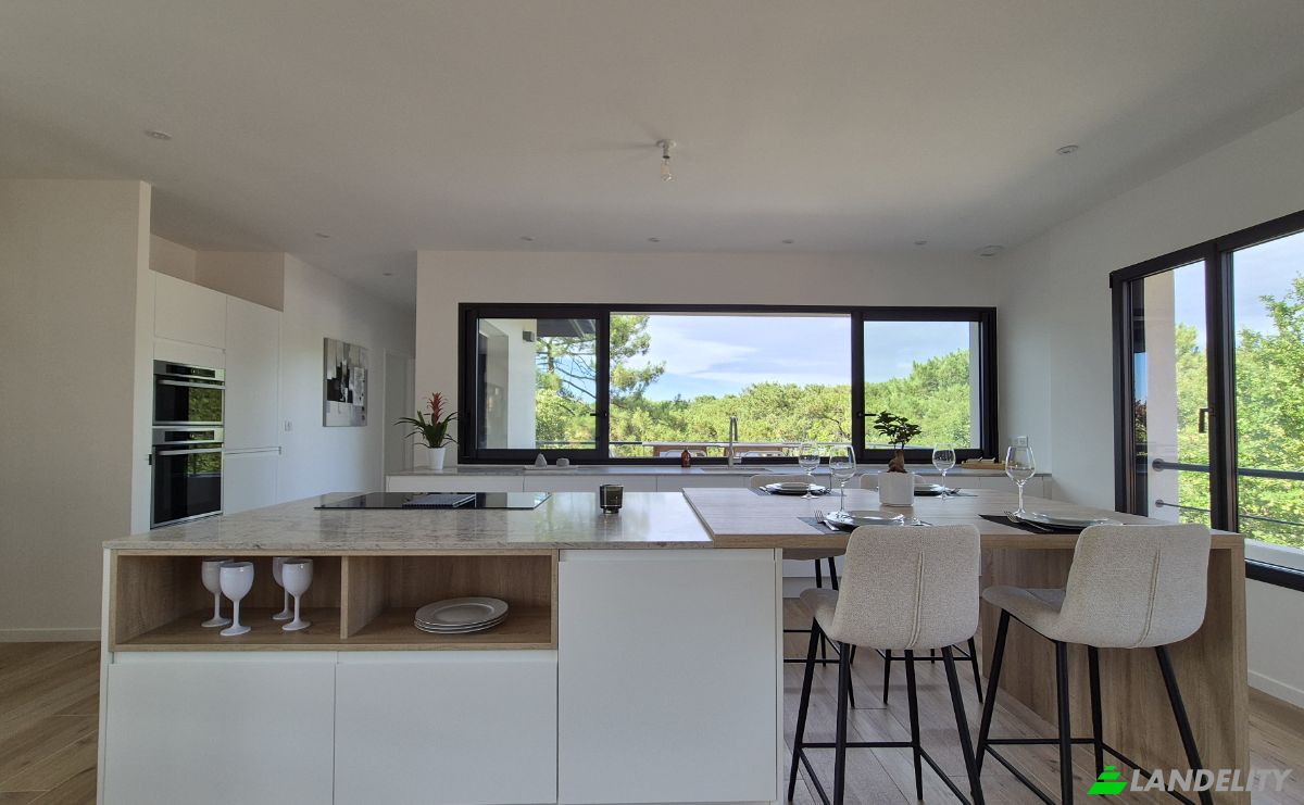 Villa for Sale 10 All Virginie Heriot, 33120 Arcachon, Arcachon, Gironde, Nouvelle-Aquitaine, France. Photo 13