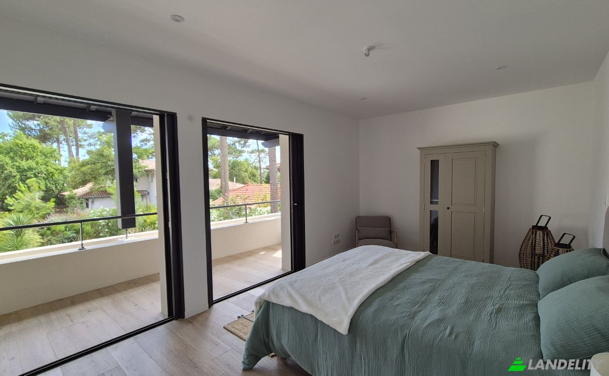 Villa for Sale 10 All Virginie Heriot, 33120 Arcachon, Arcachon, Gironde, Nouvelle-Aquitaine, France. Photo 4