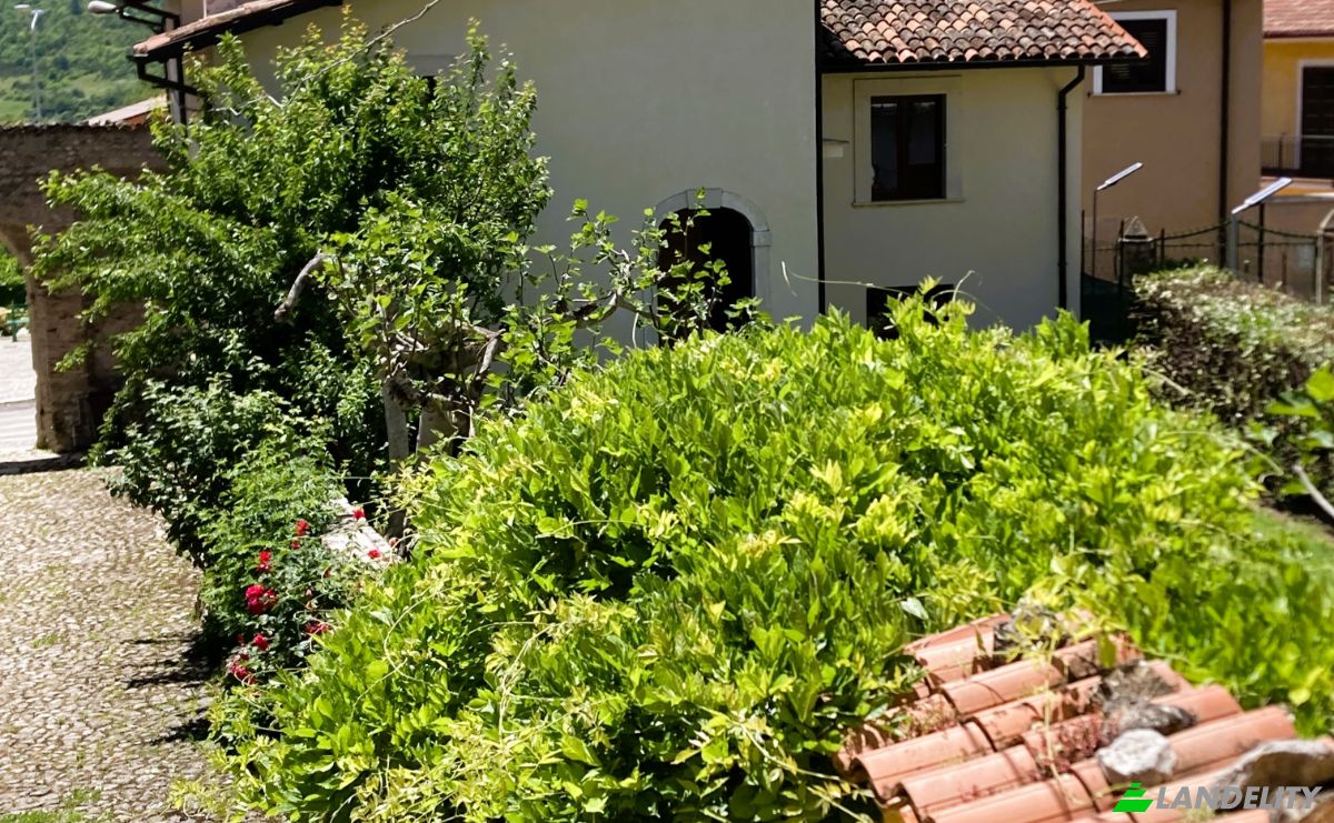 Villa for Sale Piazza Umberto I, 67010 Barete AQ, Barete, Province of LAquila, Abruzzo, Italy. Photo 7