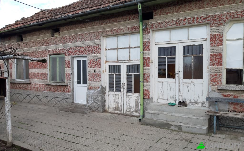 Single Family Home for Sale Brest, Gulyantzi, Pleven Province, Bulgaria. Photo 1