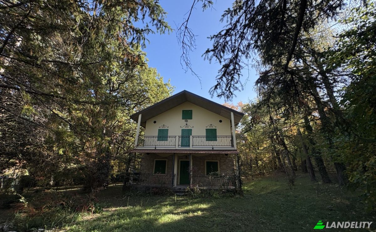 Duplex for Sale Viale Medaglie DOro, 63100 Colle San Marco AP, Colle San Marco, Province of Ascoli Piceno, Marche, Italy. Photo 2
