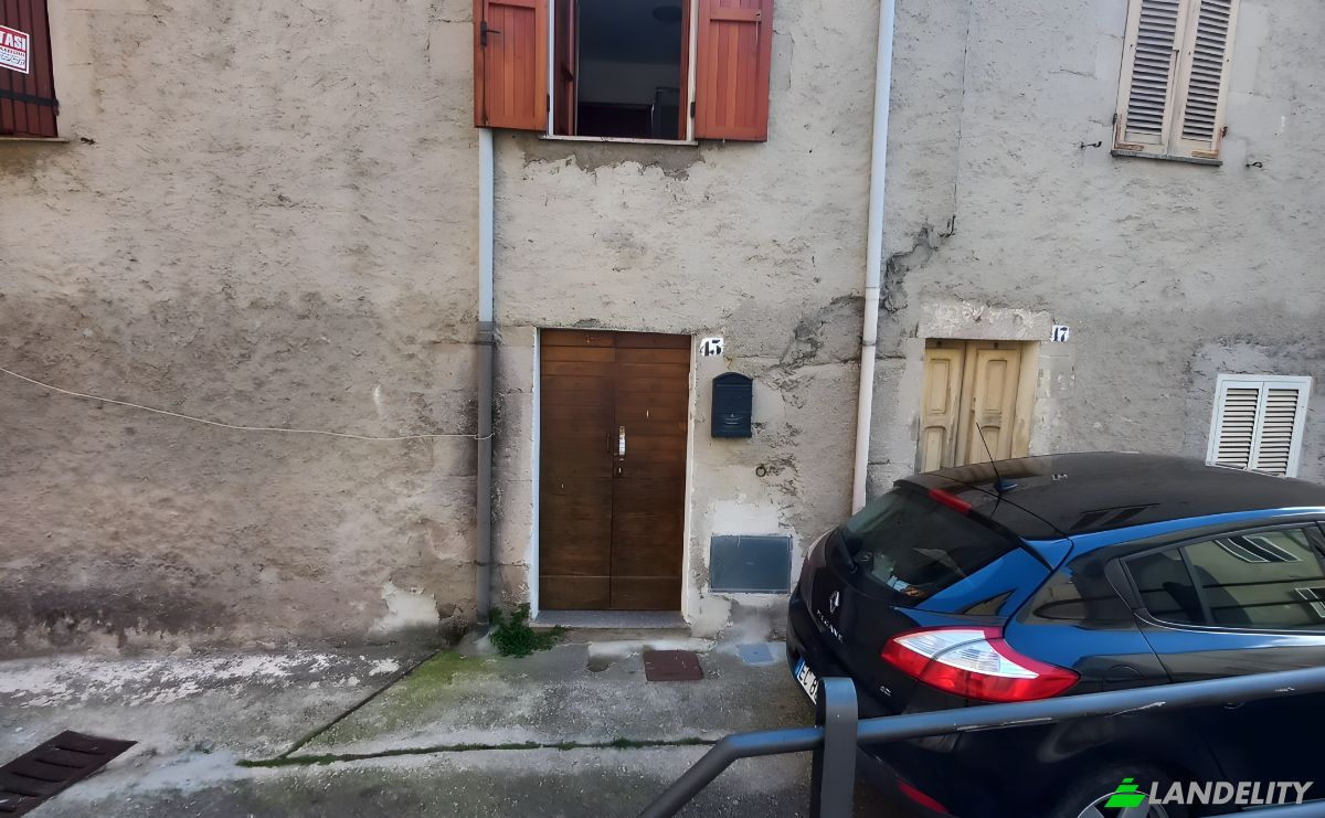 Apartment for Sale Via Duca DAosta, 07016 Pattada SS, Pattada, Province of Sassari, Sardinia, Italy. Photo 11