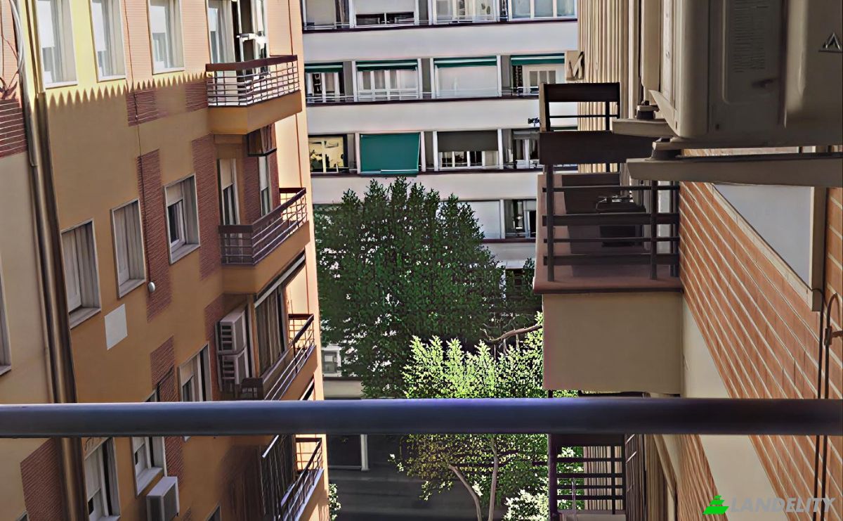 Apartment for Sale Av Dr Oloriz, Local, Beiro, Granada, Andalusia, Spain. Photo 2