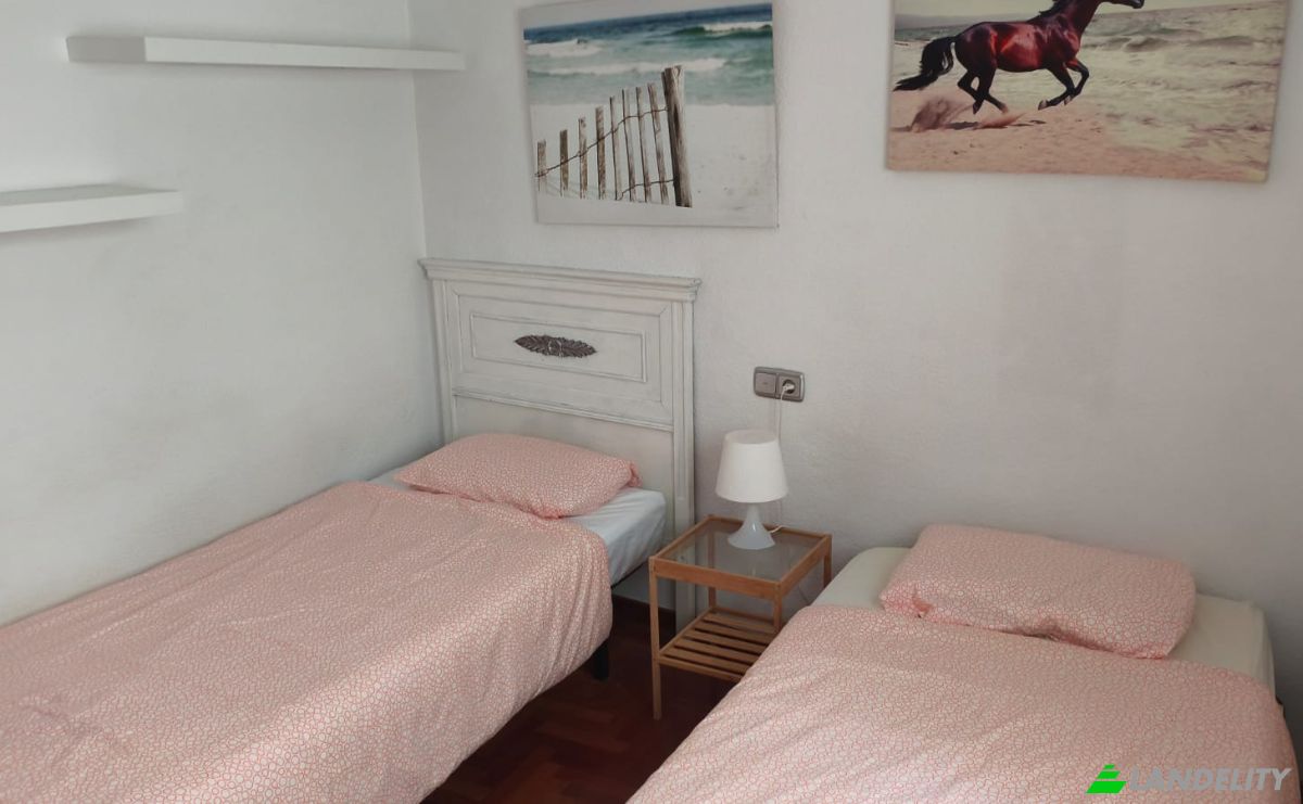 Apartment for Sale Av Dr Oloriz, Local, Beiro, Granada, Andalusia, Spain. Photo 8