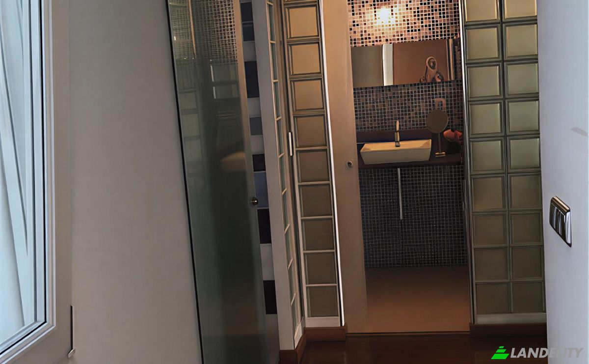 Apartment for Sale Av Dr Oloriz, Local, Beiro, Granada, Andalusia, Spain. Photo 14
