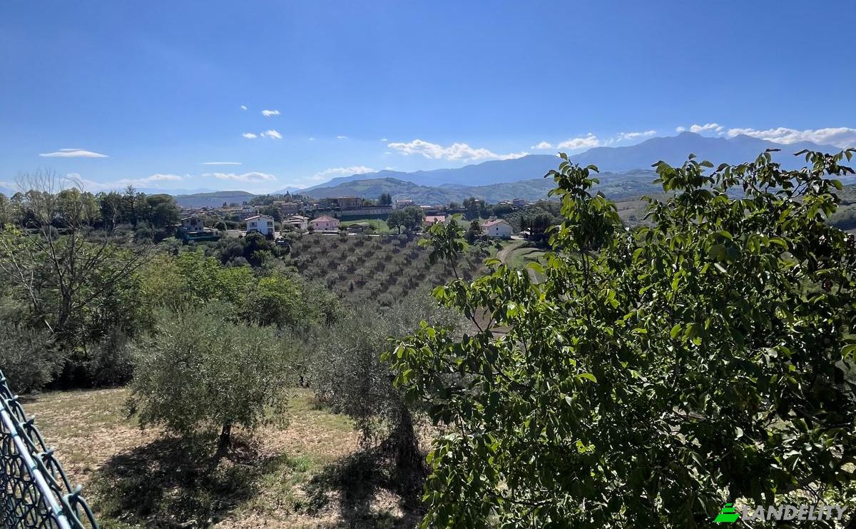 Apartment for Sale Contrada Campanile, 64035 Castilenti TE, Castilenti, Province of Teramo, Abruzzo, Italy. Photo 16
