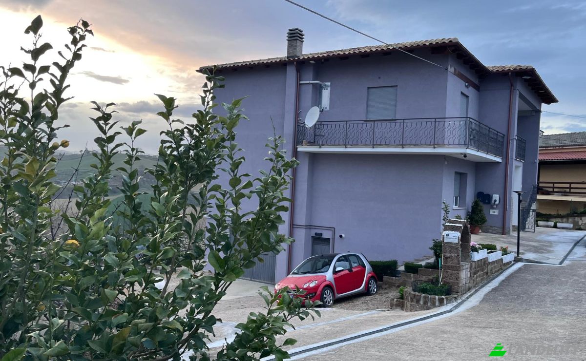 Apartment for Sale Contrada Campanile, 64035 Castilenti TE, Castilenti, Province of Teramo, Abruzzo, Italy. Photo 17