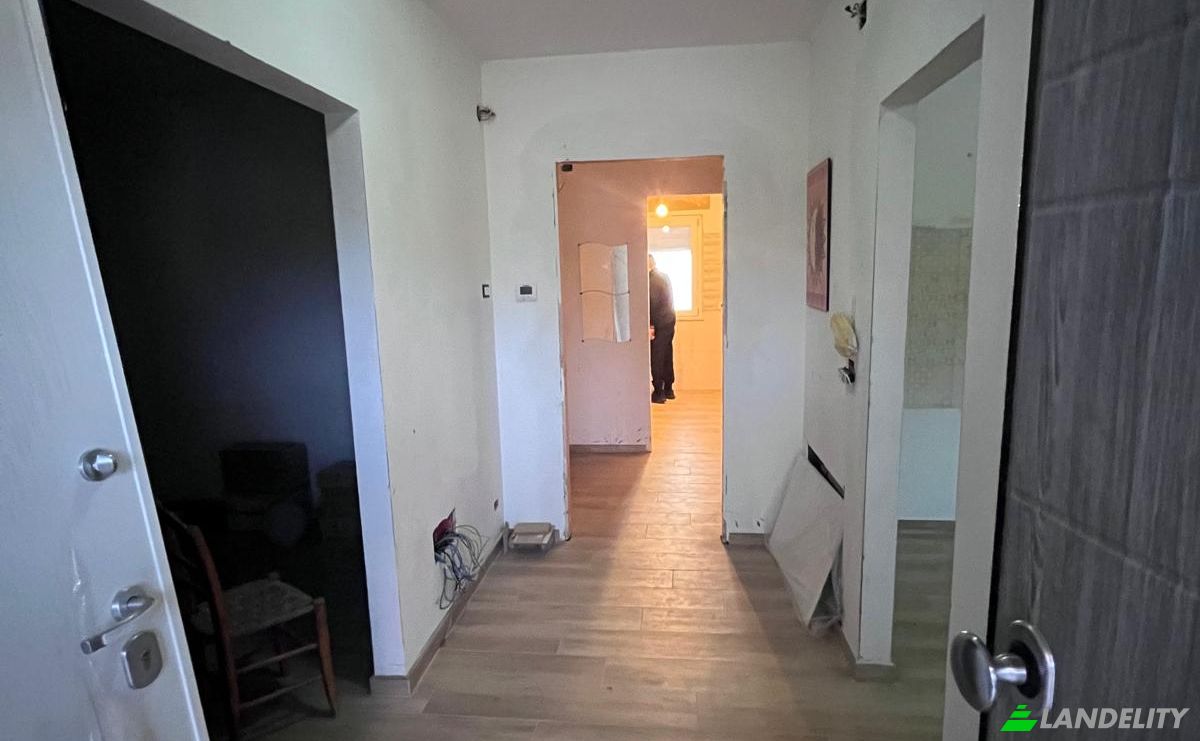 Apartment for Sale Contrada Campanile, 64035 Castilenti TE, Castilenti, Province of Teramo, Abruzzo, Italy. Photo 9