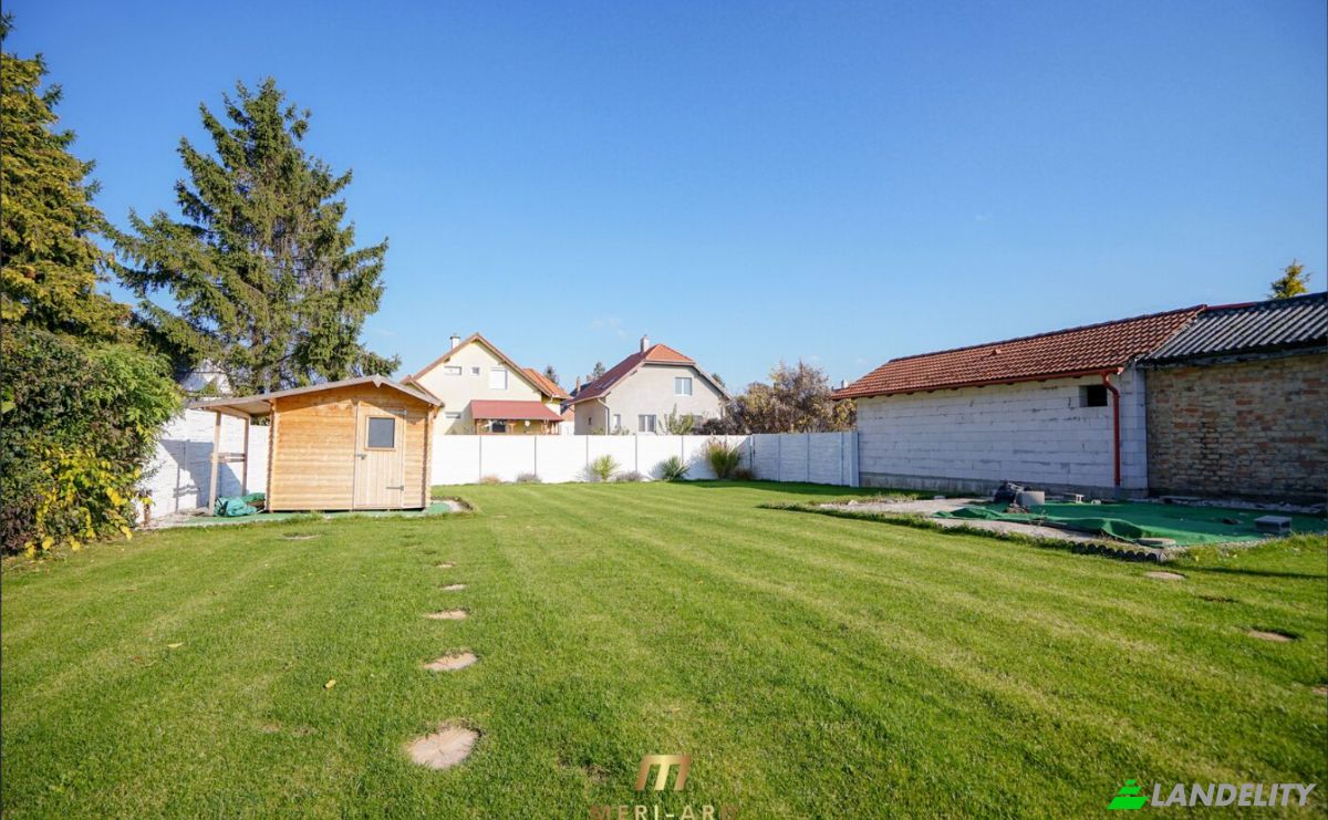 Single Family Home for Sale Rajka, Mosonmagyarovar District, Gyor-Moson-Sopron, Hungary, Beke u 13, 9224 Hungary. Photo 3