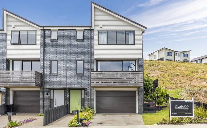 Townhouse for Sale 43 Holystone Road, Whitby. Photo#3 Townhouse for Sale 43 Holystone Road, Whitby. Photo#3