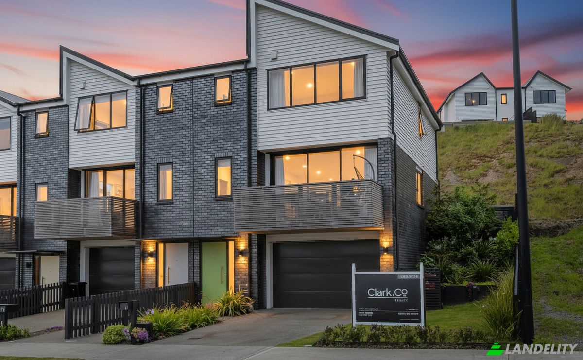 Townhouse for Sale 43 Holystone Road, Whitby, Porirua 5024, Porirua, Porirua City, Wellington Region, New Zealand. Photo 2
