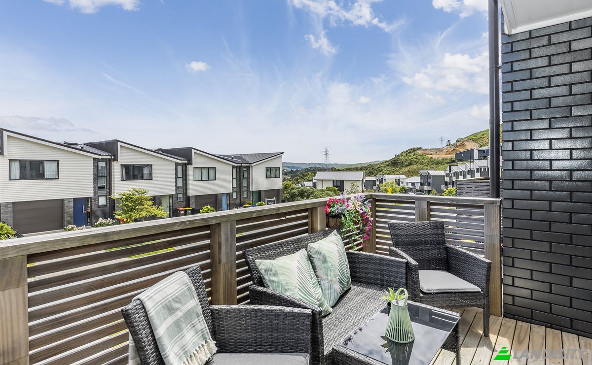 Townhouse for Sale 43 Holystone Road, Whitby, Porirua 5024, Porirua, Porirua City, Wellington Region, New Zealand. Photo 5