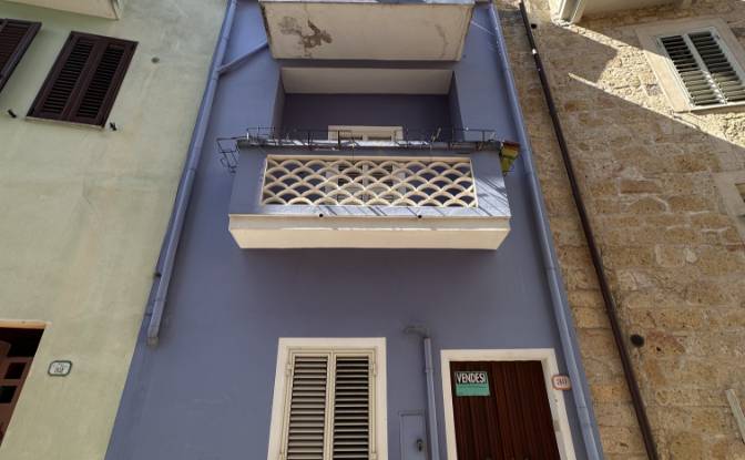 Townhouse for Sale Via la Marmora. Photo#2 Townhouse for Sale Via la Marmora. Photo#2