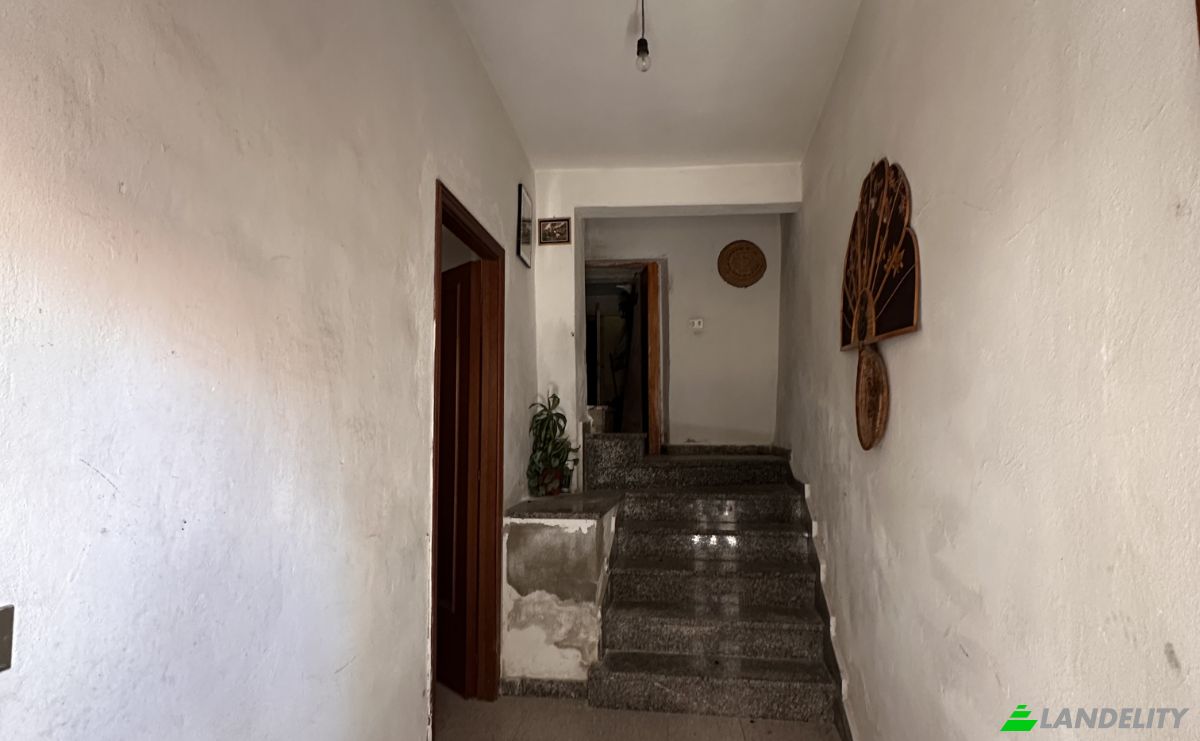 Townhouse for Sale Via la Marmora, 09073 Cuglieri OR, Cuglieri, Province of Oristano, Sardinia, Italy. Photo 3