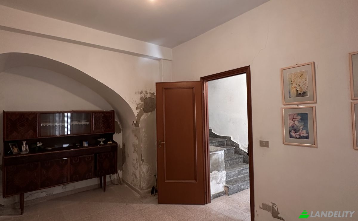 Townhouse for Sale Via la Marmora, 09073 Cuglieri OR, Cuglieri, Province of Oristano, Sardinia, Italy. Photo 8