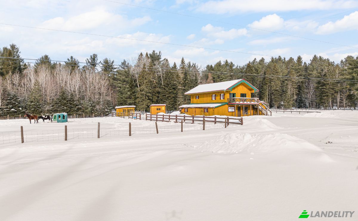 Farm/Ranch for Sale 100 Chem du Foresthill, Saint-Mathieu-du-Parc, QC G0X 1N0, Shawinigan, Mauricie, Quebec, Canada. Photo 8