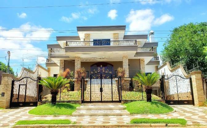 Mansion for Sale - Ciudad del Este, Paraguay