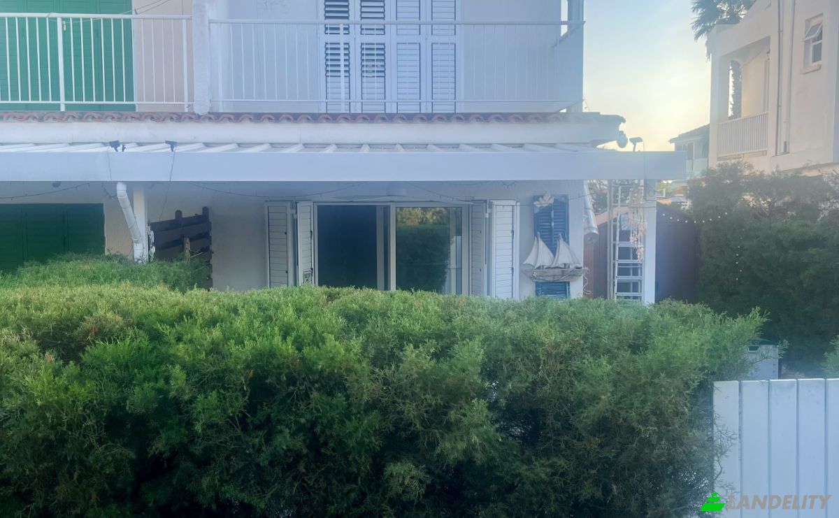 Single Family Home for Sale Perivolia 7560, Perivolia, Dimos Dromolaxias-Meneou, Larnaca, Cyprus. Photo 3