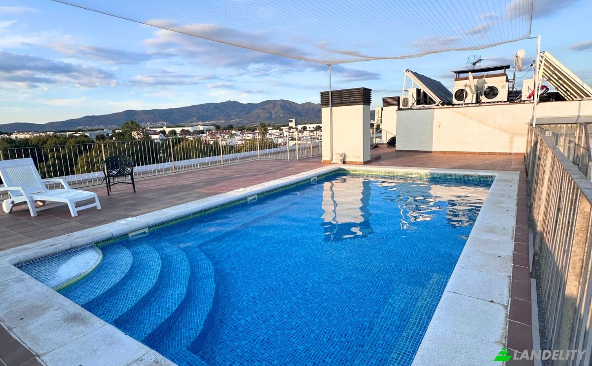 Apartment for Sale Carrer Requesens, Empuriabrava, Girona, Catalonia, Spain. Photo 1