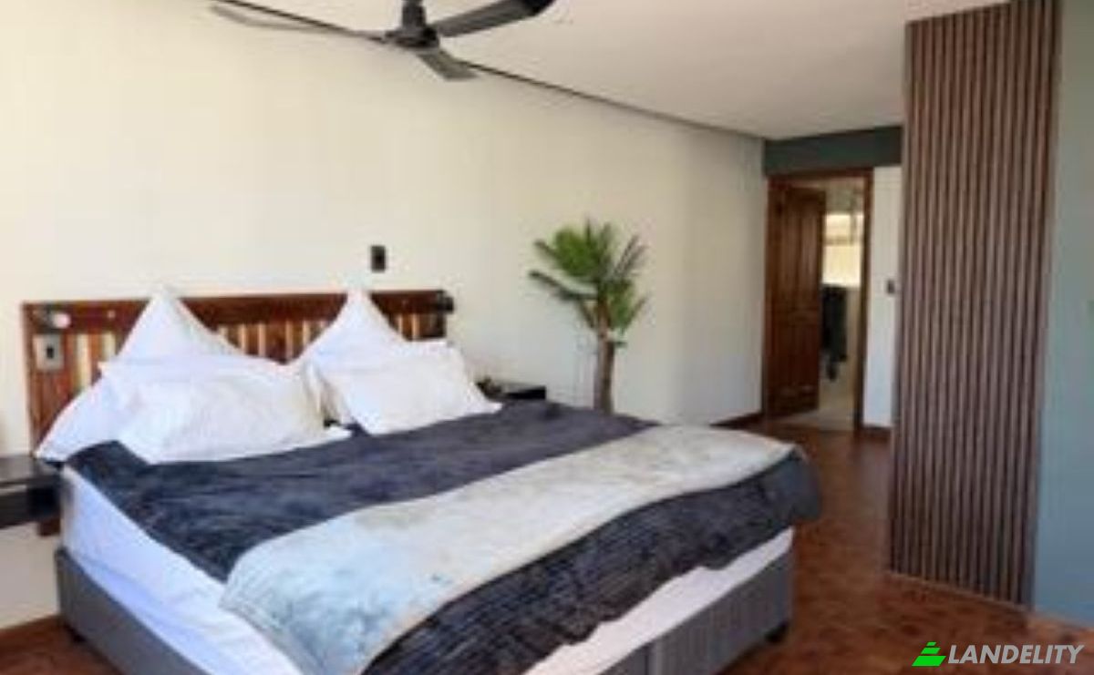 Apartment for Sale 63 Regent Rd, Sea Point, Cape Town, City of Cape Town Metropolitan Municipality, Western Cape, South Africa, 8060. Photo 9