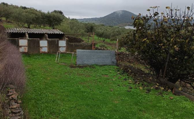 Villa for Sale - Higuera de Vargas, Spain