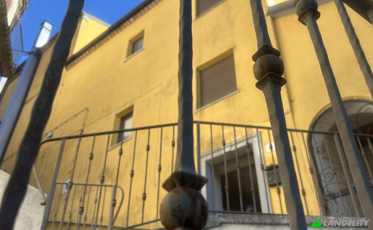 Apartment for Sale V San Francesco, 85040 Castelluccio Superiore PZ, Castelluccio Superiore, Province of Potenza, Basilicata, Italy. Photo 1