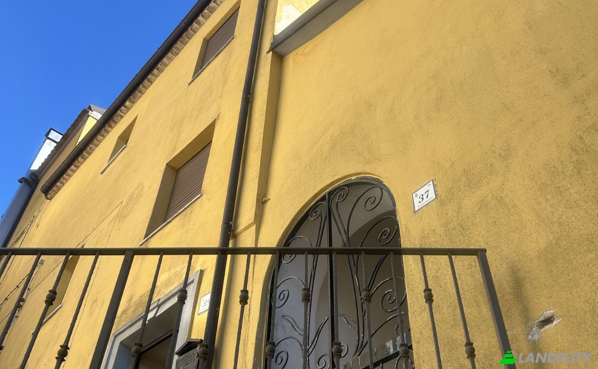 Apartment for Sale V San Francesco, 85040 Castelluccio Superiore PZ, Castelluccio Superiore, Province of Potenza, Basilicata, Italy. Photo 2