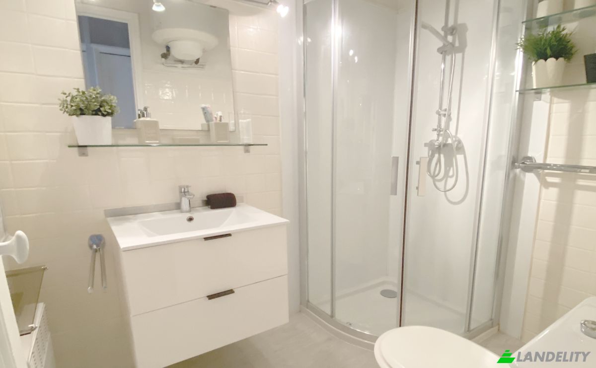Apartment for Sale 6 Anc Chem des Vallergues, 06400 Cannes, Cannes, Alpes-Maritimes, Provence-Alpes-Cote dAzur, France. Photo 4