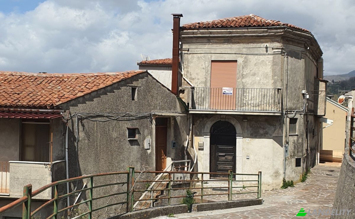 Apartment for Sale Via Pietragrossa, 85044 Lauria PZ, Lauria, Province of Potenza, Basilicata, Italy. Photo 3