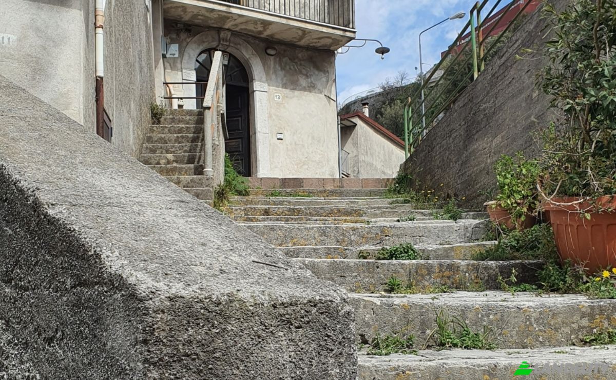 Apartment for Sale Via Pietragrossa, 85044 Lauria PZ, Lauria, Province of Potenza, Basilicata, Italy. Photo 4