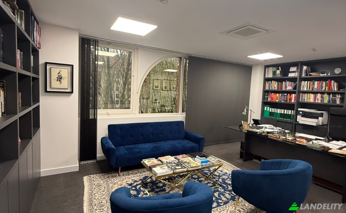 Office Space for Sale R Julio Cesar Machado 9, 1250-096 Lisboa, Lisbon, Portugal. Photo 3